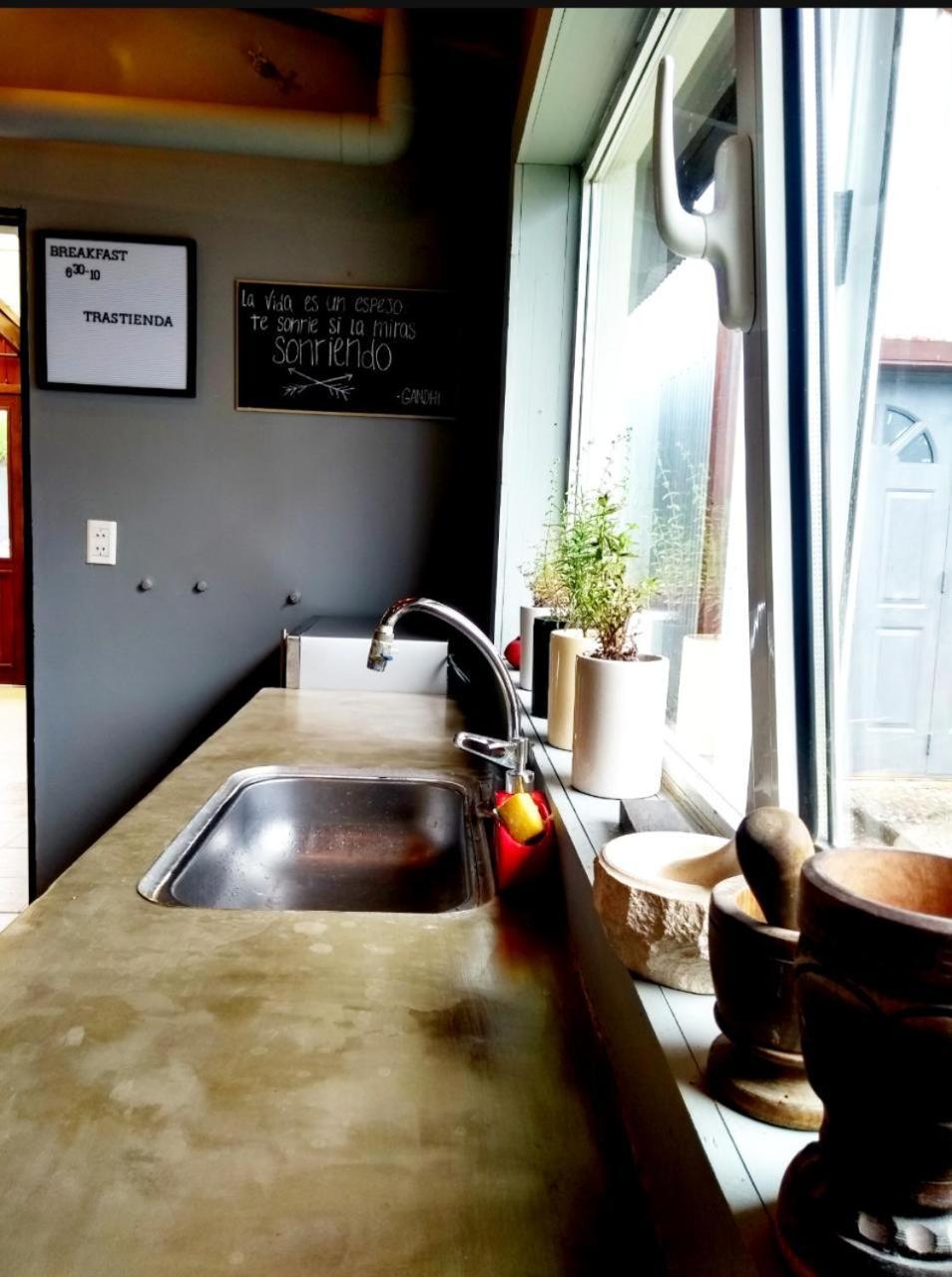 Trastienda Guest House El Calafate Ruang foto